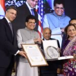 Dr. Bina Modi Felicitated with "Woman Icon of the Year" Award by Mr Piyush Goyal, Hon&apos;ble Minister for Commerce and Industry, Government of India